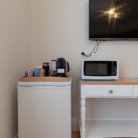 Cosy Accommodation Moments From The Centre Of Town With Wifi ลอนเชสตัน ภายนอก รูปภาพ