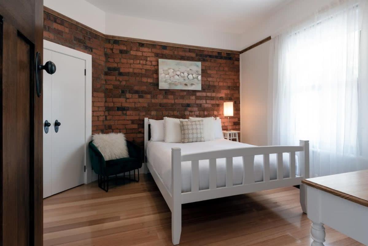 Cosy Accommodation Moments From The Centre Of Town With Wifi ลอนเชสตัน ภายนอก รูปภาพ
